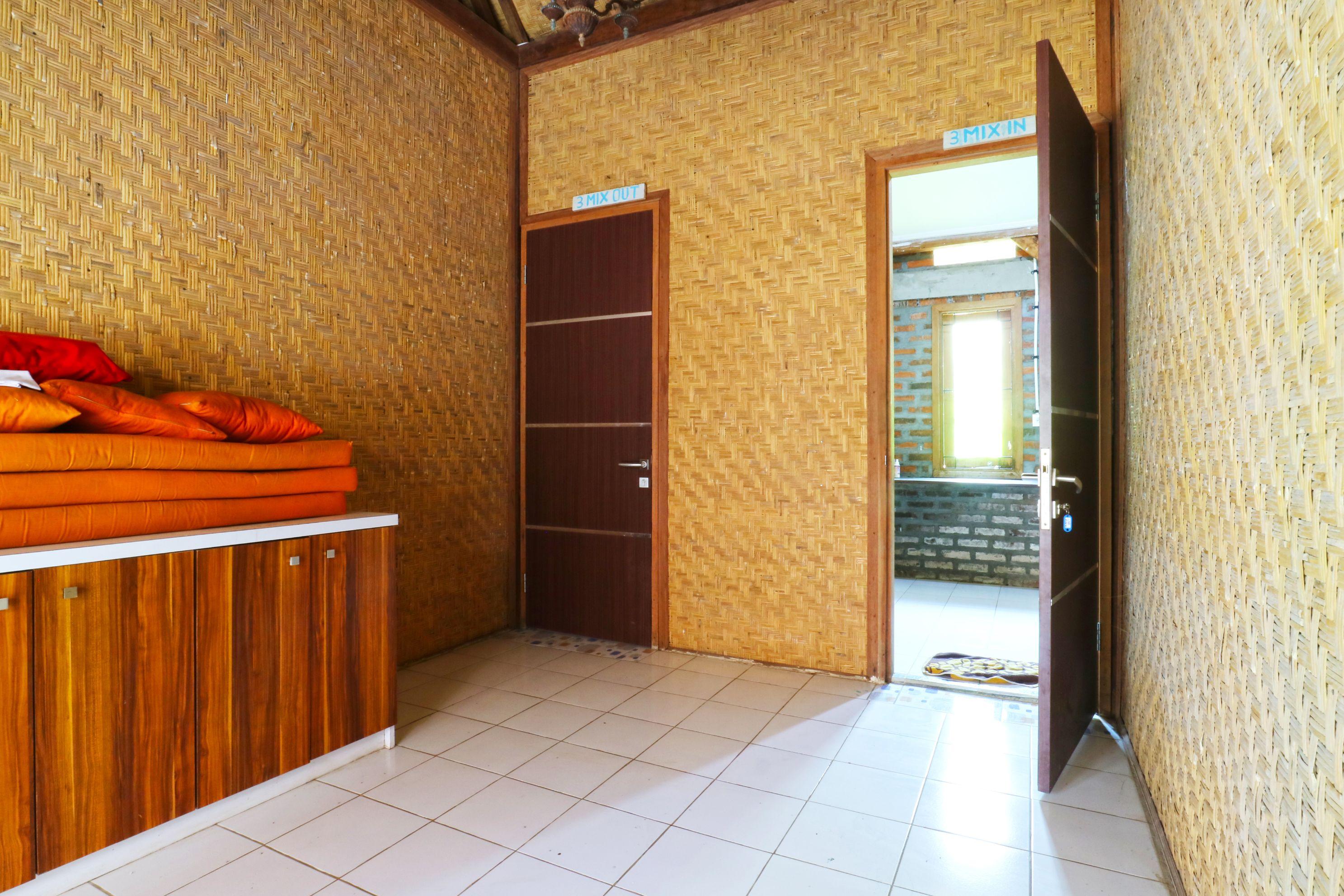 Indopurejoy House - Komala Indah Cottages Kuta Lombok Exterior foto